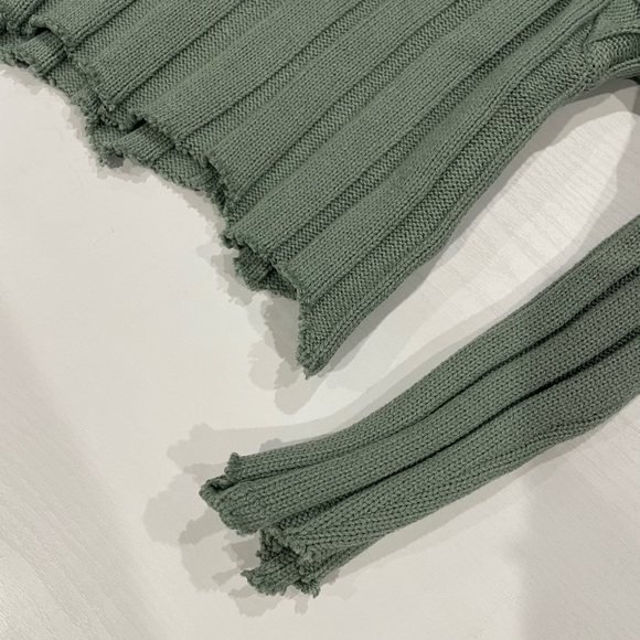 Sweater - Picture 2 of 5